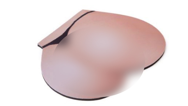 Bán vật dụng hình mông ngực phản cảm cho học sinh, Kim Kardashian hứng đủ chỉ trích - Ảnh 2.