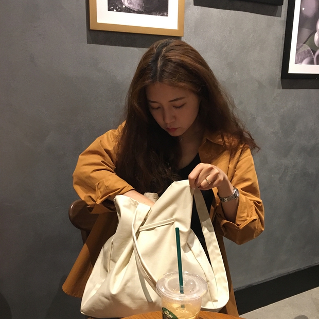 5 gam màu mùa thu siêu hot trong những bức hình OOTD đợt này bạn cần update ngay kẻo tụt hậu - Ảnh 17. 5 gam màu mùa thu siêu hot trong những bức hình OOTD đợt này bạn cần update ngay kẻo tụt hậu - Ảnh 17.