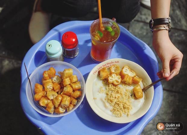 Quán cháo sườn đắt đỏ nhưng lúc nào cũng đông khách bất kể ngày nóng hay lạnh - Ảnh 7. Quán cháo sườn đắt đỏ nhưng lúc nào cũng đông khách bất kể ngày nóng hay lạnh - Ảnh 7.