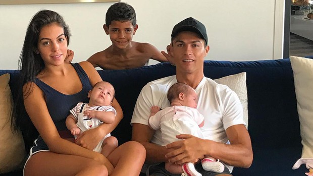 Ronaldo và Georgina đã chọn được tên cho con gái đầu lòng sắp chào đời - Ảnh 1.
