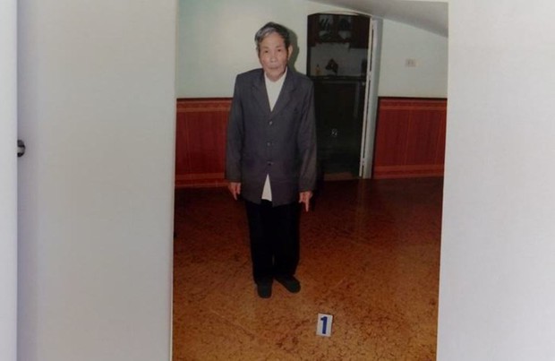 Cụ ông 79 tuổi khai do nhu cầu sinh lý cao nên dụ dỗ cho bé gái 3 tuổi gấu bông để xâm hại - Ảnh 1.