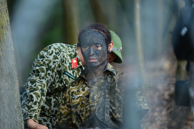 Sao nhập ngũ: Mai Ngô hoang mang khi phải tắm chung, mong được make-up khi ghi hình - Ảnh 8.