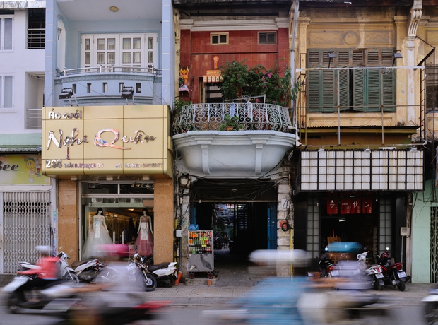 Chuyện về con hẻm 100 năm tuổi đậm chất Hong Kong giữa lòng Sài Gòn mang tên Hào Sỹ Phường - Ảnh 2. Chuyện về con hẻm 100 năm tuổi đậm chất Hong Kong giữa lòng Sài Gòn mang tên Hào Sỹ Phường - Ảnh 2.