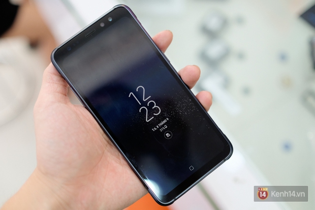 Trên tay Galaxy S8 Active vừa về Việt Nam: Thiết kế hầm hố, cầm nắm rất thoải mái và giá 16,9 triệu đồng - Ảnh 13.