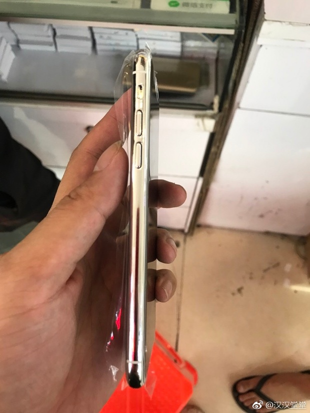 iPhone 8 vừa lộ dung nhan xấu không thể ngờ, iFan sẽ phải thất vọng - Ảnh 6. iPhone 8 vừa lộ dung nhan xấu không thể ngờ, iFan sẽ phải thất vọng - Ảnh 6.