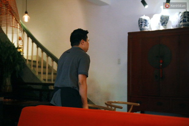 Chuyện chưa kể về nhân viên khiếm thị trong nhà hàng bóng tối ở Sài Gòn: Cô không có đôi mắt đẹp như các con đâu nha... - Ảnh 5. Chuyện chưa kể về nhân viên khiếm thị trong nhà hàng bóng tối ở Sài Gòn: Cô không có đôi mắt đẹp như các con đâu nha... - Ảnh 5.