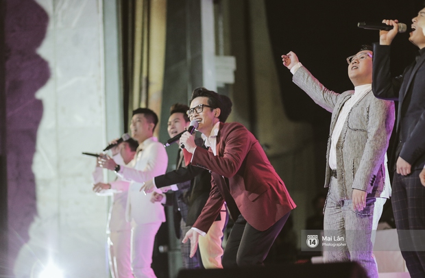 Quên Hà Anh Tuấn đi, hãy thưởng thức Fragile Concert hết mình bằng cả thanh xuân của bạn - Ảnh 12. Quên Hà Anh Tuấn đi, hãy thưởng thức Fragile Concert hết mình bằng cả thanh xuân của bạn - Ảnh 12.