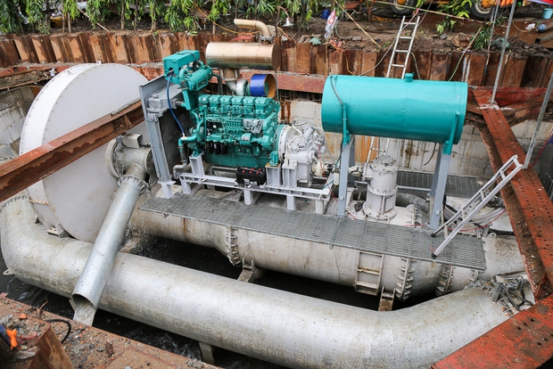 Cận cảnh quái vật thông minh ở Sài Gòn có thể hút sạch nước trên đường ngập chỉ sau 15 phút - Ảnh 10. Cận cảnh quái vật thông minh ở Sài Gòn có thể hút sạch nước trên đường ngập chỉ sau 15 phút - Ảnh 10.