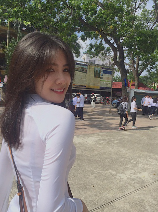 Chẳng phải là hot girl mà những cô nàng 10x này vẫn khiến dân tình ngây ngất vì mặc áo dài xinh quá! - Ảnh 5. Chẳng phải là hot girl mà những cô nàng 10x này vẫn khiến dân tình ngây ngất vì mặc áo dài xinh quá! - Ảnh 5.