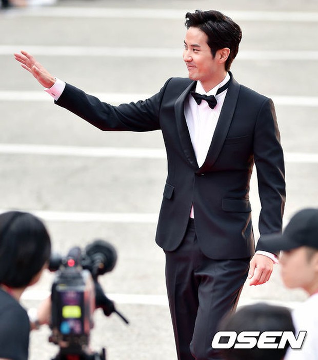 Thảm đỏ Oscar Hàn Quốc: Hoa hậu Hàn đẹp nhất thế giới đẹp xuất sắc, nữ idol bỗng bật lên vì quá xinh - Ảnh 24.