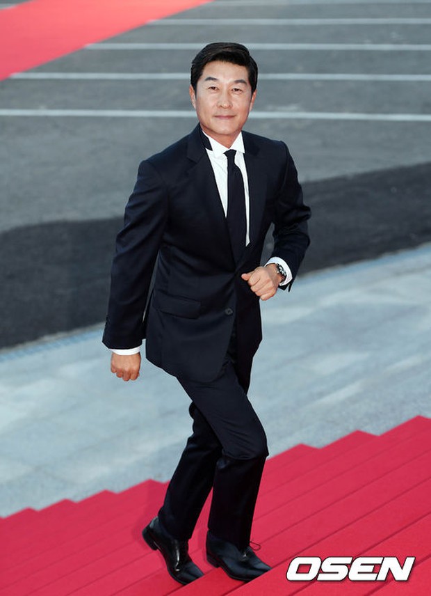 Thảm đỏ Oscar Hàn Quốc: Hoa hậu Hàn đẹp nhất thế giới đẹp xuất sắc, nữ idol bỗng bật lên vì quá xinh - Ảnh 22.