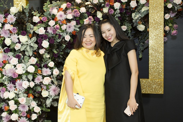 Hoàng Ku môi hồng chẳng kém các nàng Hậu, Kim Lý lịch lãm điển trai tại show diễn NTK Phương My - Ảnh 13. Hoàng Ku môi hồng chẳng kém các nàng Hậu, Kim Lý lịch lãm điển trai tại show diễn NTK Phương My - Ảnh 13.
