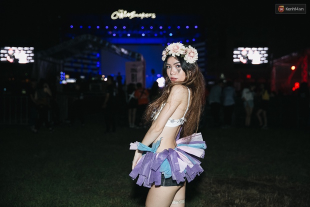 Những cô nàng sexy nhất Sài Gòn đều đi xem đêm diễn The Chainsmokers hôm qua! - Ảnh 10. Những cô nàng sexy nhất Sài Gòn đều đi xem đêm diễn The Chainsmokers hôm qua! - Ảnh 10.