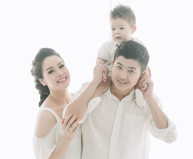 Nhật Kim Anh đăng ảnh chứng minh gia đình vẫn hạnh phúc giữa tin đồn ly hôn - Ảnh 4.