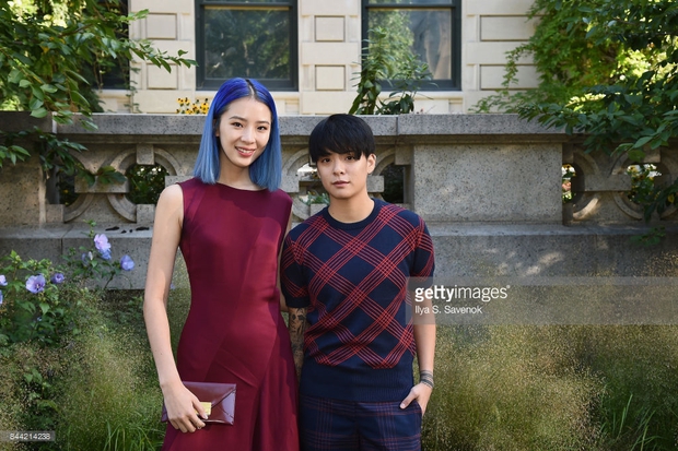 Park Shin Hye váy vóc điệu đà, Jessica Jung kín cổng cao tường tham dự NYFW - Ảnh 14. Park Shin Hye váy vóc điệu đà, Jessica Jung kín cổng cao tường tham dự NYFW - Ảnh 14.