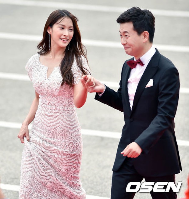 Thảm đỏ Oscar Hàn Quốc: Hoa hậu Hàn đẹp nhất thế giới đẹp xuất sắc, nữ idol bỗng bật lên vì quá xinh - Ảnh 9.