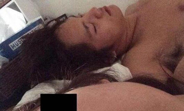 Thành viên nhóm nhạc thần tượng Nhật Bản lộ ảnh tình một đêm với nữ sinh đại học - Ảnh 2. Thành viên nhóm nhạc thần tượng Nhật Bản lộ ảnh tình một đêm với nữ sinh đại học - Ảnh 2.