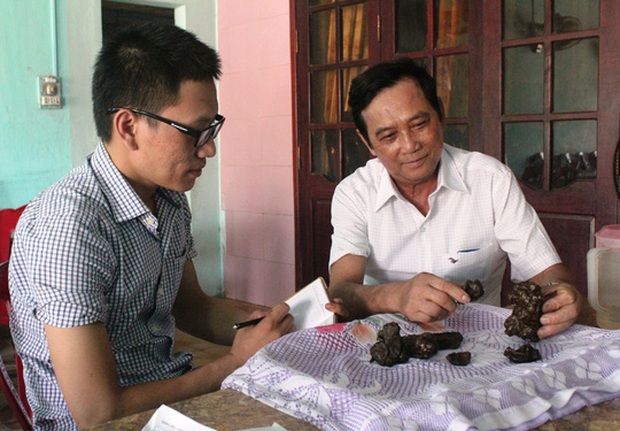 Mổ dê, phát hiện 7 vật thể lạ nghi là dương bảo quý hiếm - Ảnh 2. Mổ dê, phát hiện 7 vật thể lạ nghi là dương bảo quý hiếm - Ảnh 2.