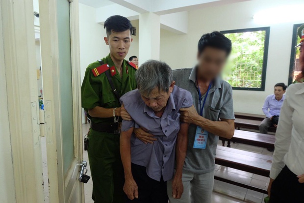 Hà Nội: Cụ ông 79 tuổi hiếp dâm bé gái bị phạt 8 năm tù - Ảnh 2. Hà Nội: Cụ ông 79 tuổi hiếp dâm bé gái bị phạt 8 năm tù - Ảnh 2.