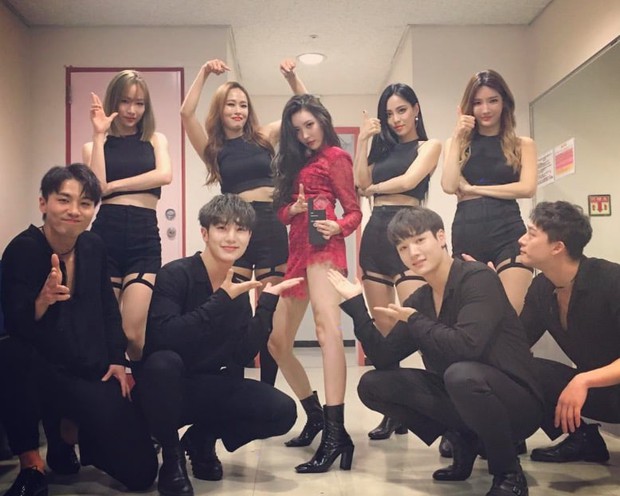 Sau hit trở lại, Sunmi tiếp tục gây sốt vì dàn dancer toàn trai xinh gái đẹp - Ảnh 2.