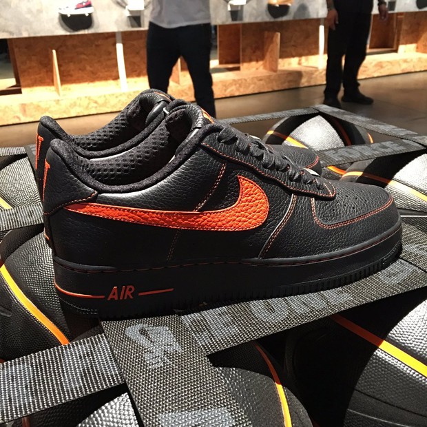 20 mẫu sneakers hiếm có và đắt giá nhất tại Sneakerness Paris Xuân/Hè 2017 20 mẫu sneakers hiếm có và đắt giá nhất tại Sneakerness Paris Xuân/Hè 2017