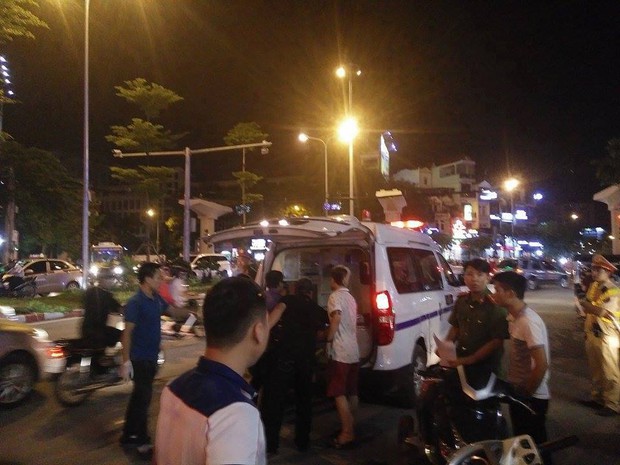 Hà Nội: Đang lái xe giữa phố, người đàn ông bất ngờ gục chết trên vô lăng - Ảnh 2. Hà Nội: Đang lái xe giữa phố, người đàn ông bất ngờ gục chết trên vô lăng - Ảnh 2.