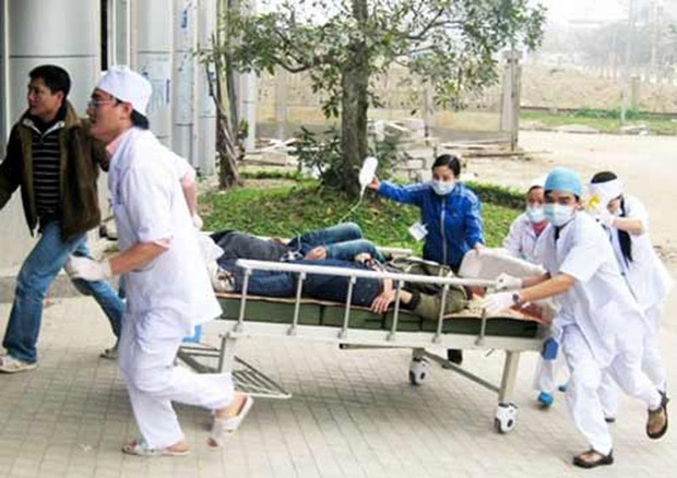 Hà Giang: 3 người chết, 25 người nhập viện vì ngộ độc sau lễ ăn hỏi - Ảnh 1. Hà Giang: 3 người chết, 25 người nhập viện vì ngộ độc sau lễ ăn hỏi - Ảnh 1.