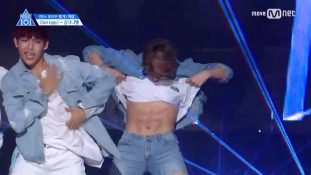 Nhóm nhạc vừa ra mắt đã dọa soán ngôi EXO và BTS: Nhan sắc cho tới thân hình đều gây tranh cãi - Ảnh 11. Nhóm nhạc vừa ra mắt đã dọa soán ngôi EXO và BTS: Nhan sắc cho tới thân hình đều gây tranh cãi - Ảnh 11.