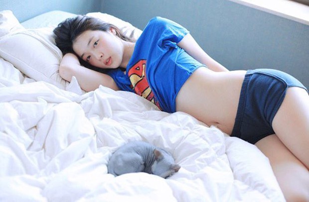 Suzy và Sulli đẹp cùng kiểu nữ thần: Người được công chúng tung hô, kẻ thành nữ hoàng thị phi - Ảnh 25. Suzy và Sulli đẹp cùng kiểu nữ thần: Người được công chúng tung hô, kẻ thành nữ hoàng thị phi - Ảnh 25.