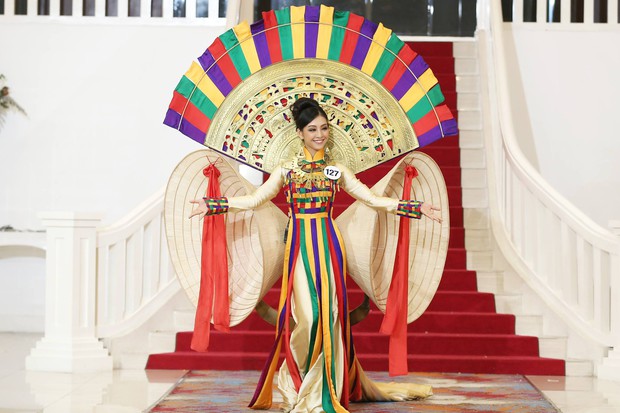 Đạt giải catwalk cũng không thể giúp Hoàng Thùy chiến thắng thử thách trong Tôi là Hoa hậu Hoàn vũ VN - Ảnh 4. Đạt giải catwalk cũng không thể giúp Hoàng Thùy chiến thắng thử thách trong Tôi là Hoa hậu Hoàn vũ VN - Ảnh 4.