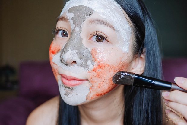 Xu hướng đắp nhiều loại mặt nạ cho từng vùng da đang khiến nhiều quý cô đổ rầm vì thực sự hiệu quả - Ảnh 9. Xu hướng đắp nhiều loại mặt nạ cho từng vùng da đang khiến nhiều quý cô đổ rầm vì thực sự hiệu quả - Ảnh 9.