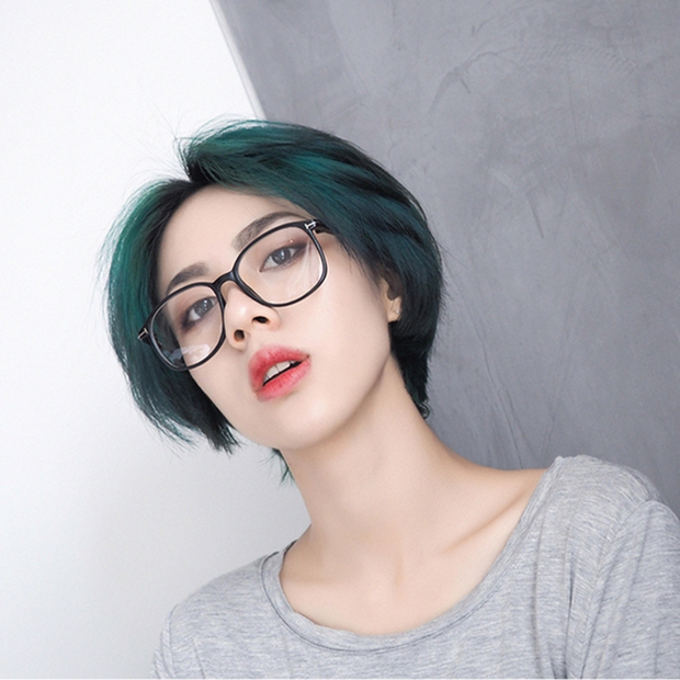 Khó lắm mới kiếm được cô nàng cool với gương mặt không tì vết thế này! Khó lắm mới kiếm được cô nàng cool với gương mặt không tì vết thế này!