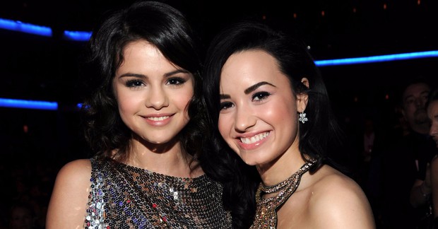Selena ốm đau bệnh hoạn thế mà Taylor chẳng nói câu nào, ủa bộ hết thân rồi hả? - Ảnh 2.