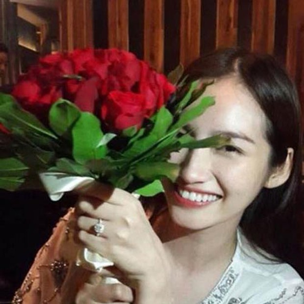 Điểm danh những chiếc nhẫn cưới có trị giá khủng của cặp đôi sao Việt - Ảnh 13. Điểm danh những chiếc nhẫn cưới có trị giá khủng của cặp đôi sao Việt - Ảnh 13.