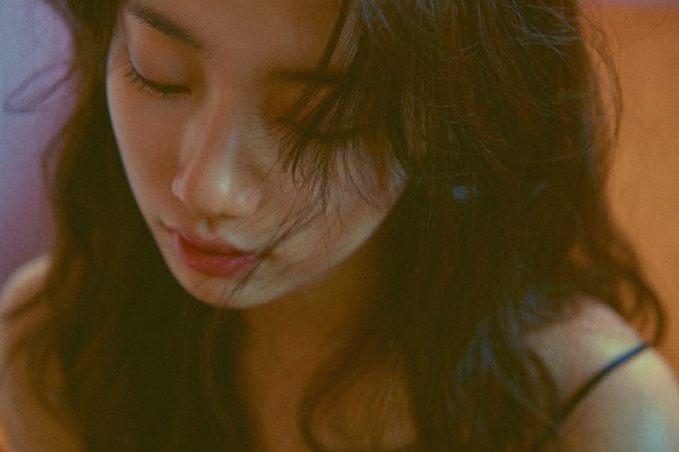 Suzy và Sulli đẹp cùng kiểu nữ thần: Người được công chúng tung hô, kẻ thành nữ hoàng thị phi - Ảnh 7. Suzy và Sulli đẹp cùng kiểu nữ thần: Người được công chúng tung hô, kẻ thành nữ hoàng thị phi - Ảnh 7.