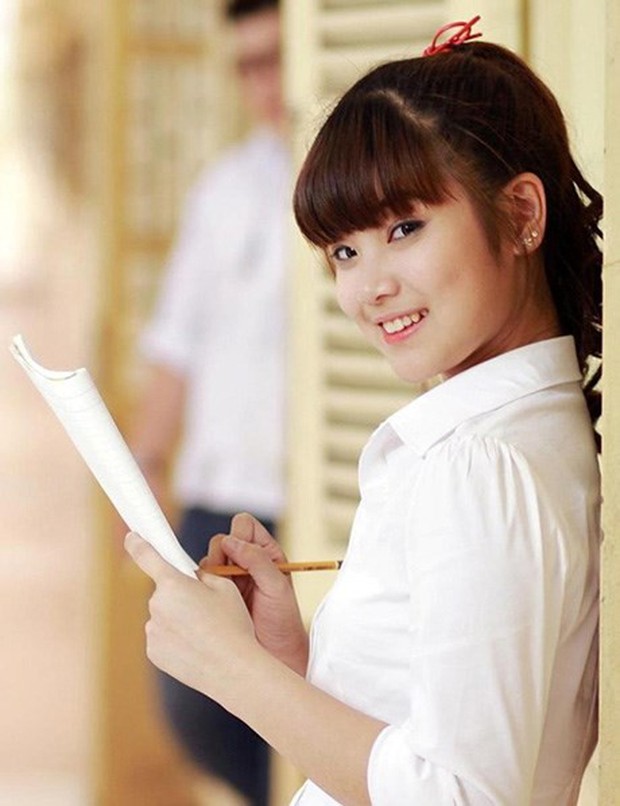 Hoàng Yến Chibi lột xác ngoạn mục với hình ảnh bán nude táo bạo