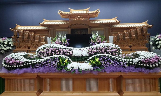 Người Nhật tiễn người đã khuất bằng hoa tươi theo cách cực kỳ lộng lẫy, công ty hoa tang lễ thu hơn tiền tỷ mỗi năm - Ảnh 9.