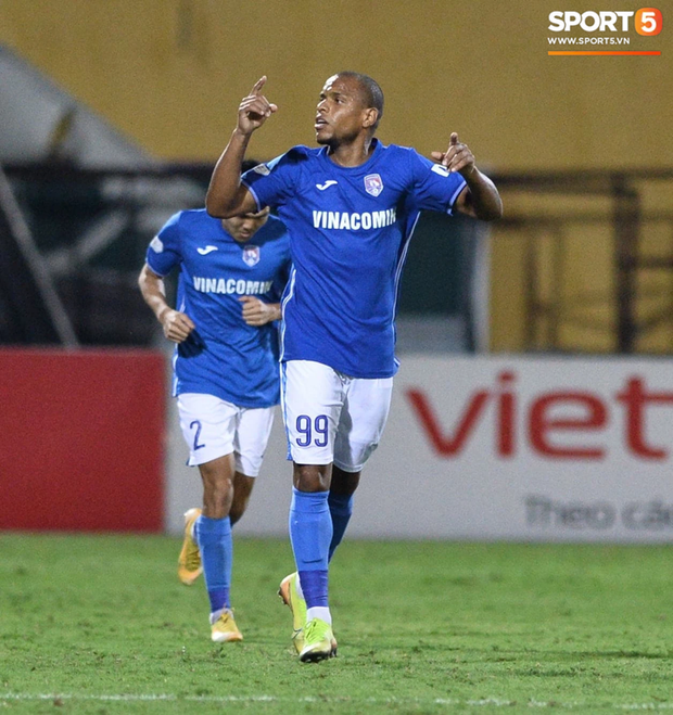 Cơn lốc đỏ Viettel giành chiến thắng 2-1 gay cấn trước CLB Quảng Ninh - Ảnh 6. Cơn lốc đỏ Viettel giành chiến thắng 2-1 gay cấn trước CLB Quảng Ninh - Ảnh 6.