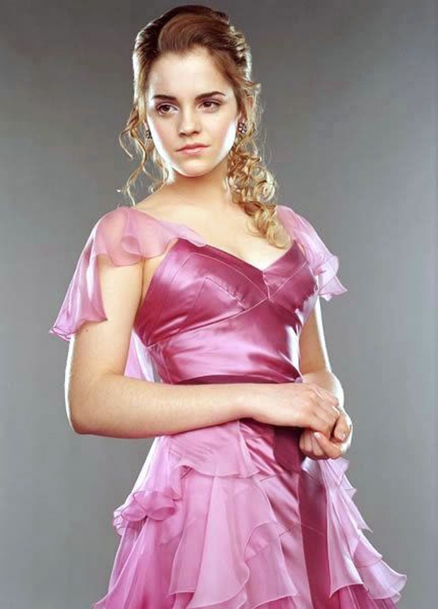 Sự thật về bộ váy dạ hội của Hermione ở Harry Potter Bản gốc giống hệt nàng Lọ Lem