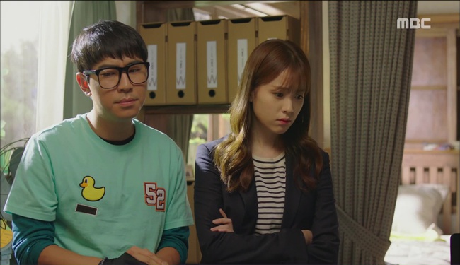 “W” - Chuyện như đùa: Lee Jong Suk thò tay khỏi màn hình, kéo Han Hyo Joo vào máy tính - Ảnh 3. “W” - Chuyện như đùa: Lee Jong Suk thò tay khỏi màn hình, kéo Han Hyo Joo vào máy tính - Ảnh 3.