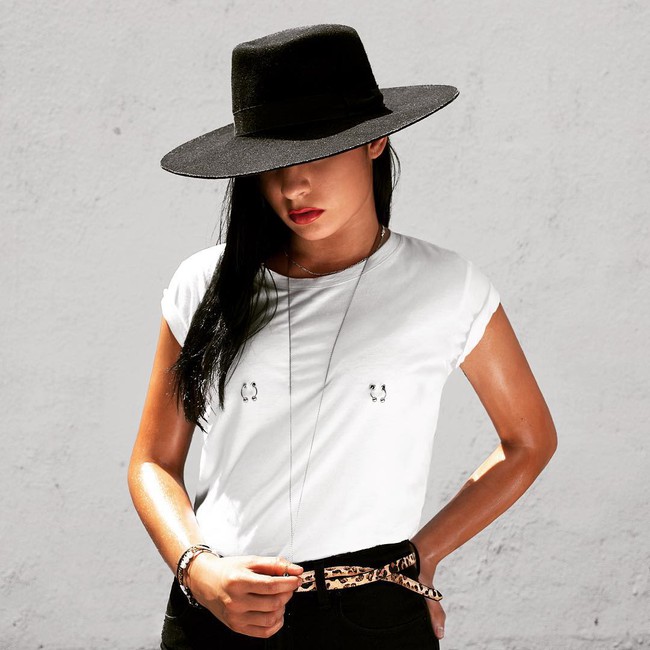 Sau khi Kendall Jenner xỏ khuyên ngực, dân tình đổ xô diện áo xỏ khuyên siêu độc đáo - Ảnh 7. Sau khi Kendall Jenner xỏ khuyên ngực, dân tình đổ xô diện áo xỏ khuyên siêu độc đáo - Ảnh 7.