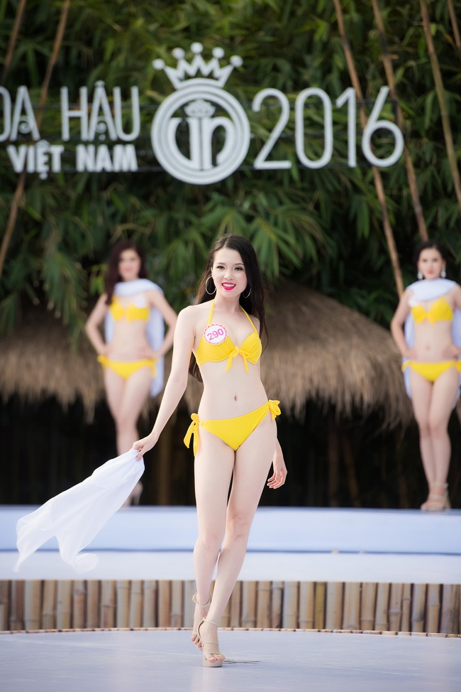 Top 33 Hoa hậu Việt Nam khoe dáng nóng bỏng trong bikini - Ảnh 9.