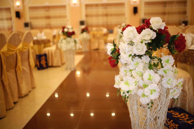 Từng bị trêu là bố con, cặp đồng tính nam cách nhau 21 tuổi vẫn hạnh phúc sau đám cưới - Ảnh 3. Từng bị trêu là bố con, cặp đồng tính nam cách nhau 21 tuổi vẫn hạnh phúc sau đám cưới - Ảnh 3.