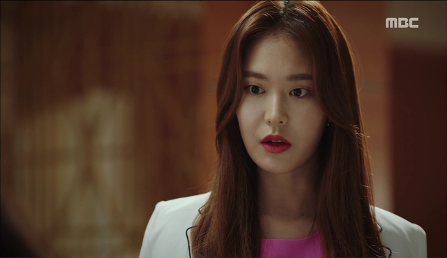 “W” - Chuyện như đùa: Lee Jong Suk thò tay khỏi màn hình, kéo Han Hyo Joo vào máy tính - Ảnh 18. “W” - Chuyện như đùa: Lee Jong Suk thò tay khỏi màn hình, kéo Han Hyo Joo vào máy tính - Ảnh 18.