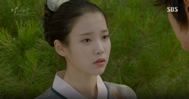 Moon Lovers: “Mười” Baekhyun chính thức có nụ hôn màn ảnh đầu tiên! - Ảnh 12. Moon Lovers: “Mười” Baekhyun chính thức có nụ hôn màn ảnh đầu tiên! - Ảnh 12.