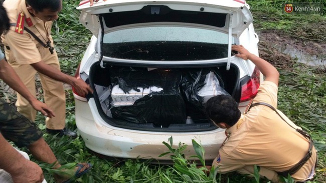 Người dân truy đuổi nam thanh niên lái xe ô tô tông chết người rồi bỏ chạy - Ảnh 3.