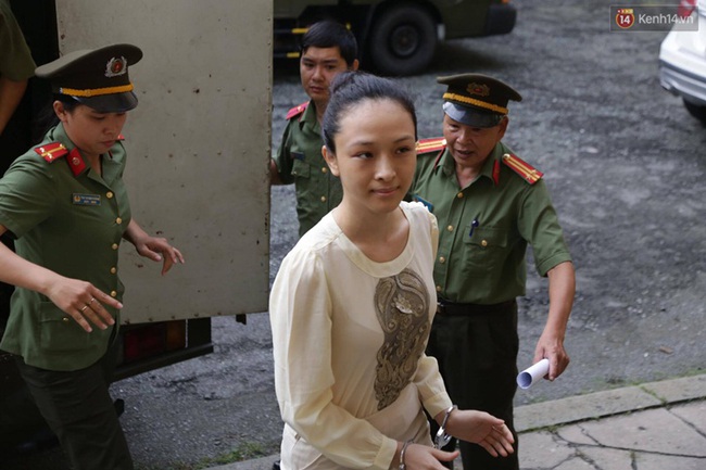 Sáng nay, xét xử vụ hoa hậu Phương Nga lừa tiền tỉ