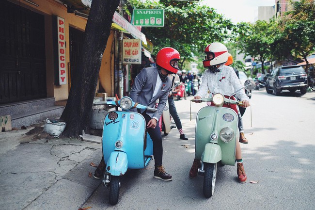 Nguyên dàn mặc chất, cưỡi vespa cổ trên phố Sài Gòn: Quá nhiều cái đẹp trong một tấm hình! - Ảnh 11.