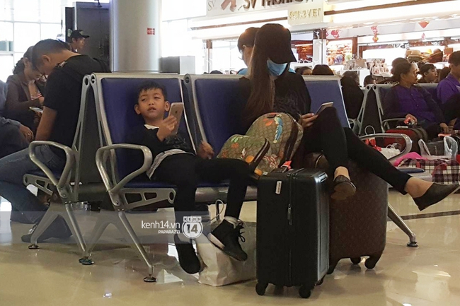 Hồ Ngọc Hà hủy show, đưa Su Beo về quê Quảng Bình cứu trợ đồng bào chịu thiên tai - Ảnh 3. Hồ Ngọc Hà hủy show, đưa Su Beo về quê Quảng Bình cứu trợ đồng bào chịu thiên tai - Ảnh 3.