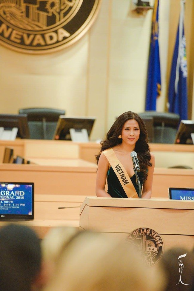 Nguyễn Thị Loan tự tin nói tiếng Anh trước 80 thí sinh Miss Grand International - Ảnh 2.
